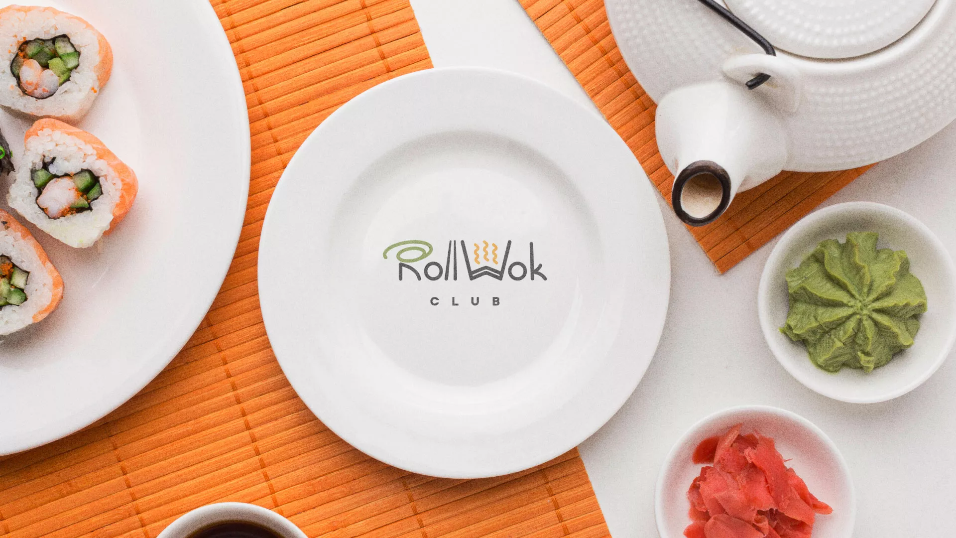 Разработка логотипа и фирменного стиля суши-бара «Roll Wok Club» в Югорске